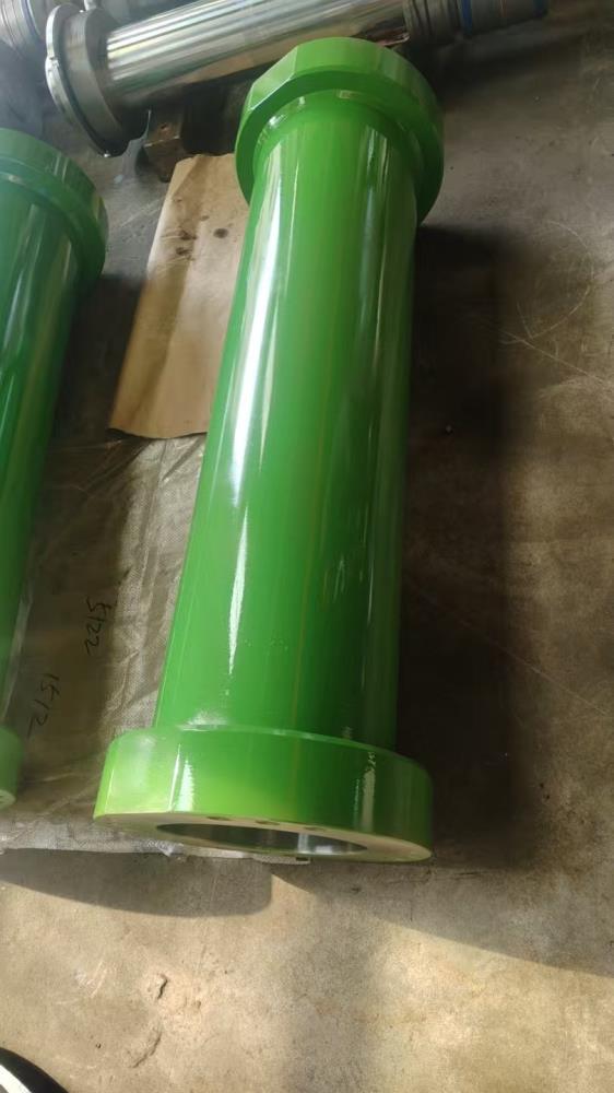 Injection molding machine cylinder block